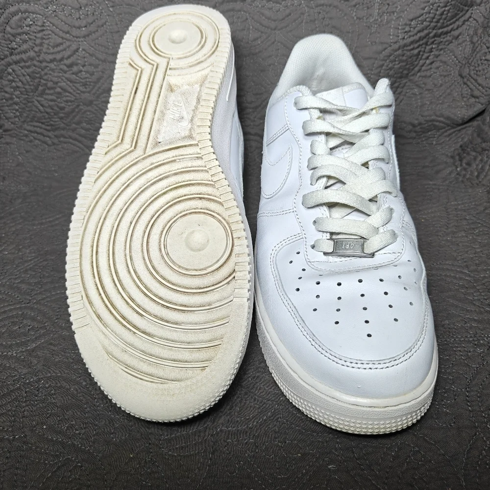 Nike Air Force 1 Low Top '07 Triple White Light Sneakers Men's Size 10